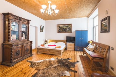 Bed, Library, Bedroom, wardrobe
