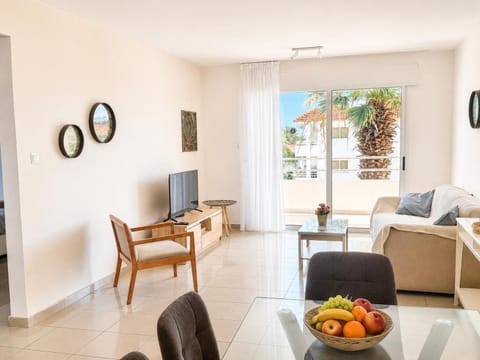 TV and multimedia, Balcony/Terrace, Living room, Dining area