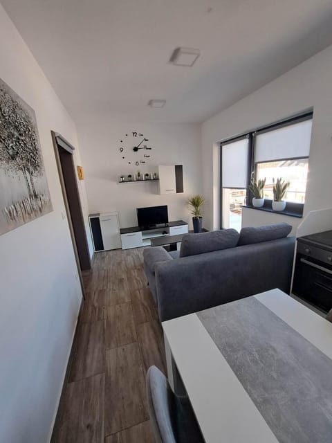 Communal lounge/ TV room, TV and multimedia, Living room