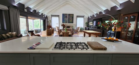 DE LUC FARMHOUSE Ultimate Country Privacy Villa in Franschhoek