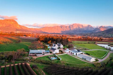 Property building, Day, Natural landscape, Bird's eye view, Mountain view