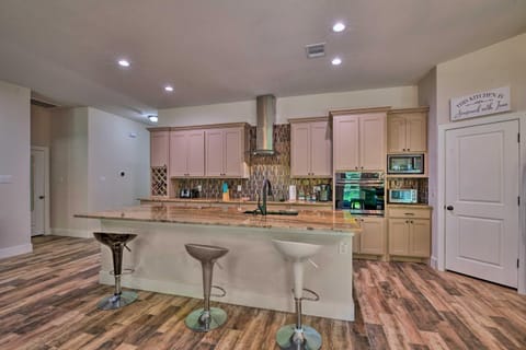 Modern Family Home Near ATandT Stadium and More! House in Mansfield