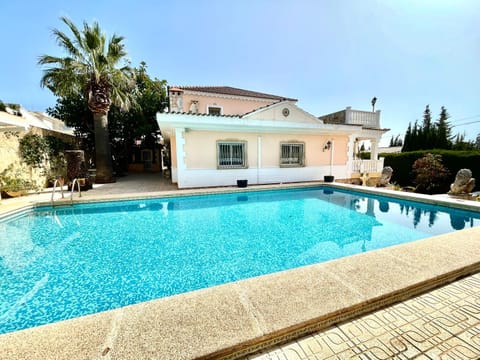 Property building, Balcony/Terrace, Swimming pool, Swimming pool