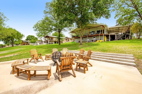 Born Country House in Kingsland