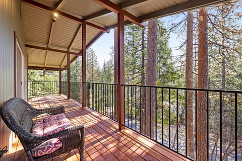 Paws Place House in Arnold