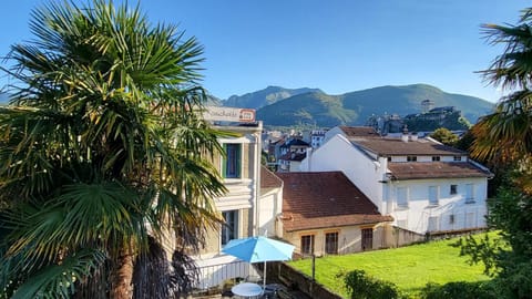 Balcony/Terrace, Mountain view