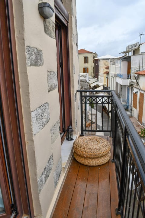 Balcony/Terrace, City view, Street view