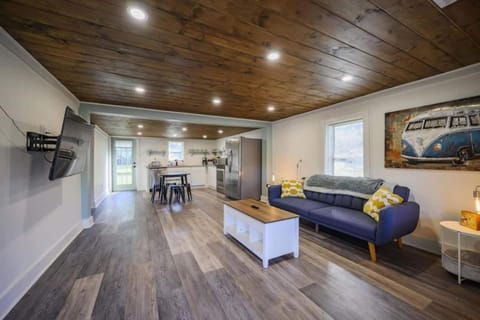 3 Bed 2 Bath Renovated Home Near The Lake House in Tennessee