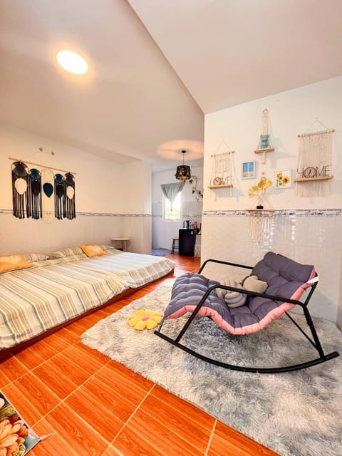 Photo of the whole room, Bedroom