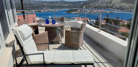 Balcony/Terrace, Mountain view, Sea view