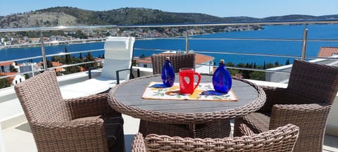 Balcony/Terrace, Mountain view, Sea view