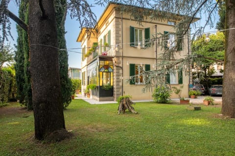 Property building, Garden