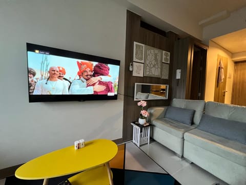 TV and multimedia, Seating area