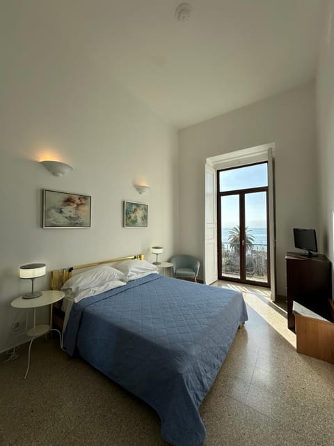 Plaza Apartment Bed and Breakfast in Salerno