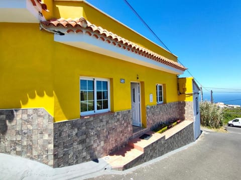 Property building, Quiet street view