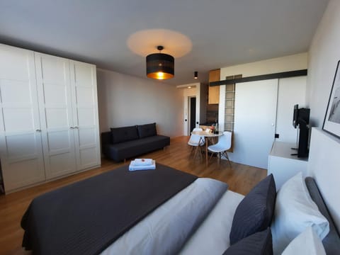 Bed, Photo of the whole room, wardrobe