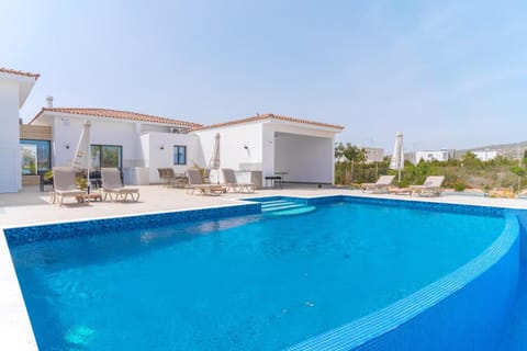 Property building, Swimming pool, Swimming pool