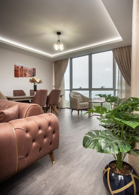 Living room, Dining area, Food