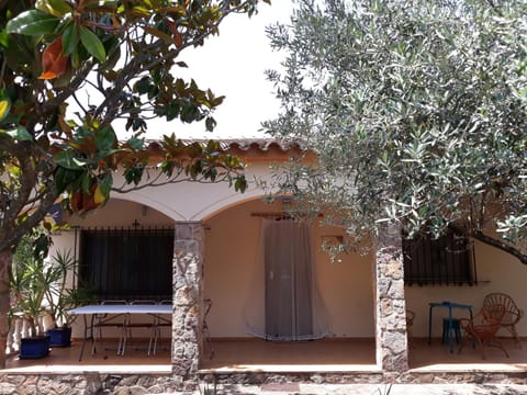 Facade/entrance, Garden