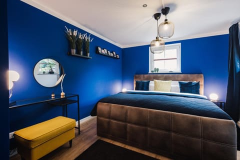 Bed, Photo of the whole room, Bedroom