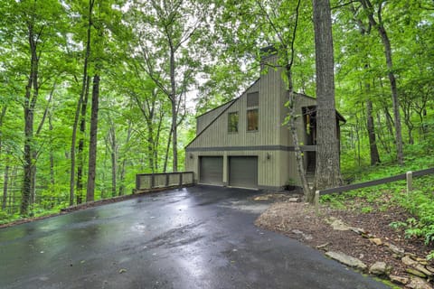7 Mi to Dtwn Asheville Carriage House with Deck House in Swannanoa