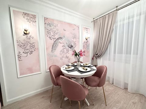 Decorative detail, Dining area