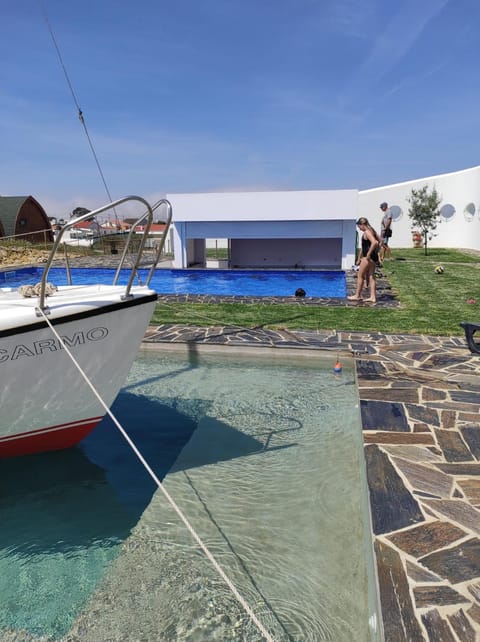 People, Swimming pool