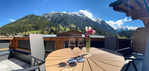 Day, View (from property/room), Balcony/Terrace, Mountain view