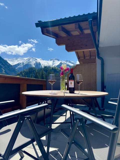 Day, Natural landscape, View (from property/room), Balcony/Terrace, Mountain view