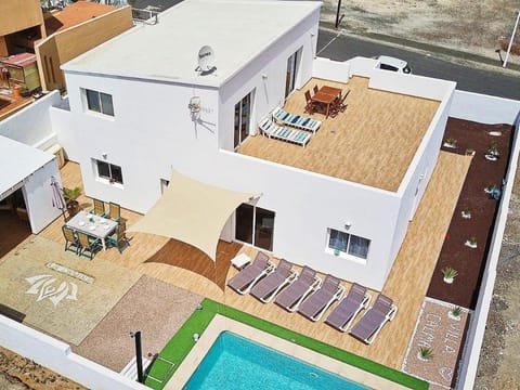 Bird's eye view, Pool view