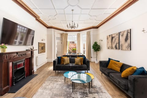 TV and multimedia, Living room, Dining area