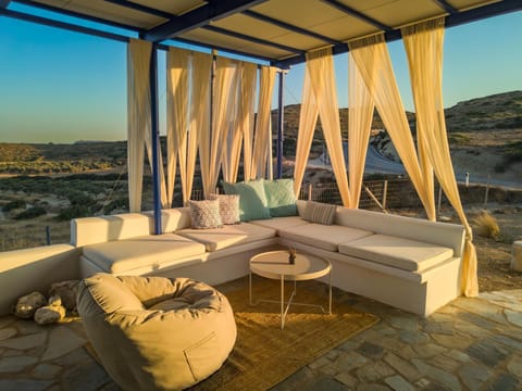 Patio, Balcony/Terrace, Seating area, Mountain view, Sunset