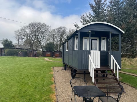 Roslin Glamping Campground/ 
RV Resort in Scotland