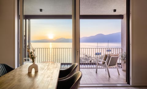 SalvatoreHomes - Luxurious Dreamview Waterfront Apartment in Torri del Benaco with Pool - Casa Azura - a 5 Star Luxury Collection at Lake Garda Apartment in Torri del Benaco