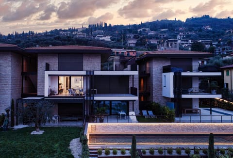 SalvatoreHomes - Luxurious Dreamview Waterfront Apartment in Torri del Benaco with Pool - Casa Azura - a 5 Star Luxury Collection at Lake Garda Apartment in Torri del Benaco
