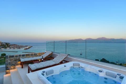 Nearby landmark, Natural landscape, Hot Tub, Sea view