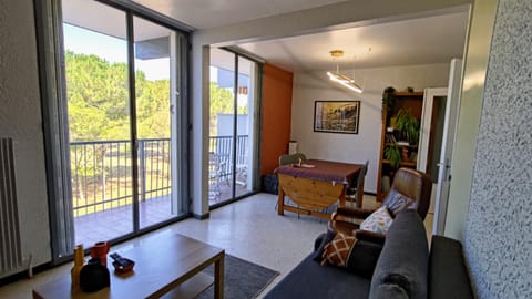 Living room, Garden view