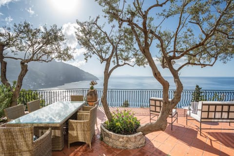 Patio, Natural landscape, View (from property/room), Balcony/Terrace, Seating area, Dining area, Mountain view, Sea view