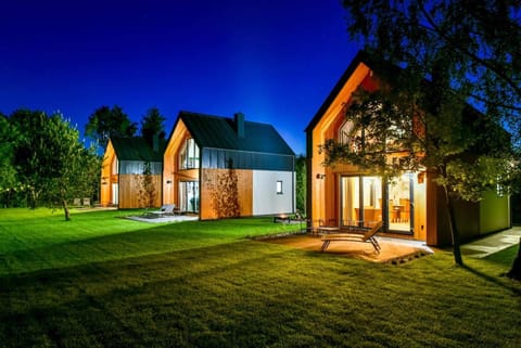 Property building, Facade/entrance, Garden