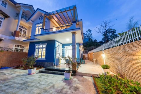 Property building, Patio, Garden view
