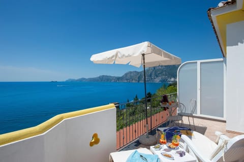 CASA OLGA, UN AFFACCIO SUL MARE !! Apartment in Praiano