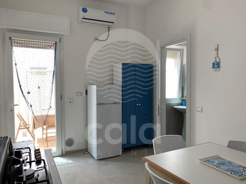 Living room, Seating area, Dining area, Lunch, air conditioner