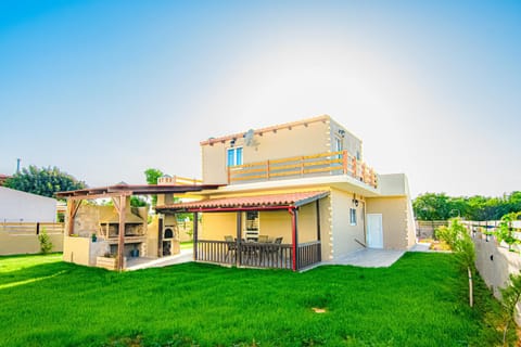 Property building, Day, Garden, Garden view