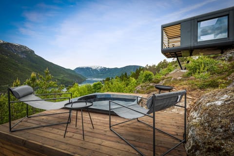 Balcony/Terrace, Mountain view, Pool view
