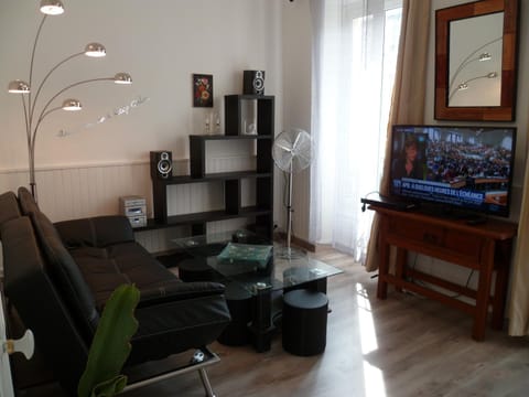 Joli 3 pièces, 7 pers, très lumineux, Nice centre Apartment in Nice
