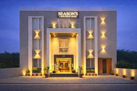 Property building, Facade/entrance