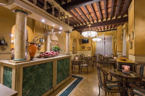 Lobby or reception, Lounge or bar, Drinks, Alcoholic drinks, Non alcoholic drinks