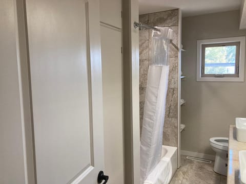 Bell & Main Alamosa Studio Suite-Walking distance to downtown Apartment hotel in Alamosa