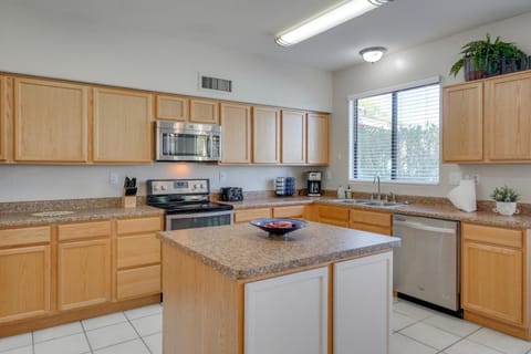 Hike, Bike, Bring Your Pets! Mtn-View Tucson Home House in Tortolita