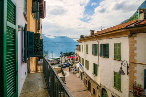 Balcony/Terrace, City view, Lake view, Lake view, Mountain view, Mountain view